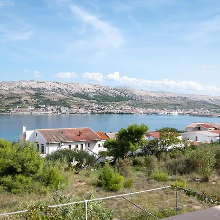 Διαμέρισμα With Parking Space Pag - 15765 *