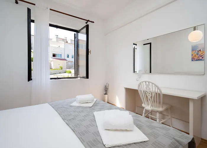 Apartman With Parking Space Pag - 15765 *