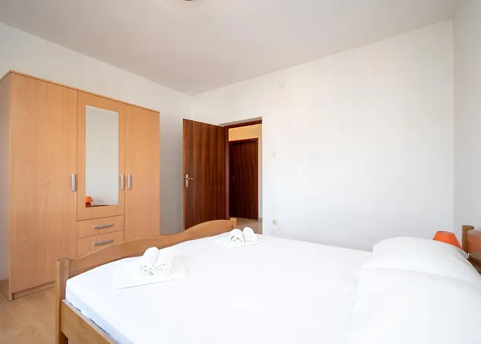 Apartman With Parking Space Pag - 15765 *